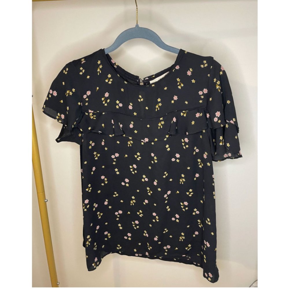 LOFT Floral Ruched Flutter Sleeve Blouse